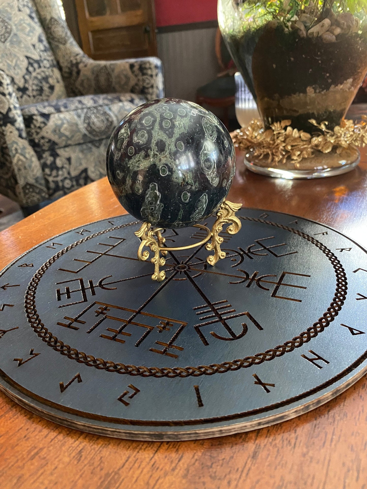 Vegvísir engraved runic compass, hand finished altar tile (Celestial Blue).